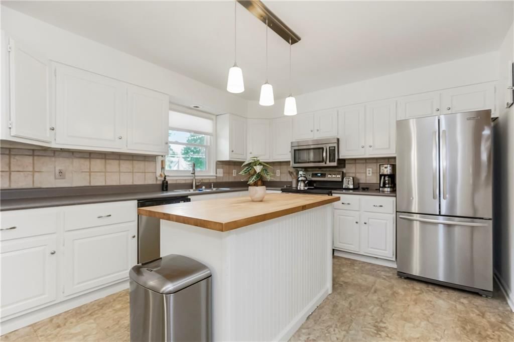 16016 W 151st Terrace — photo 8
