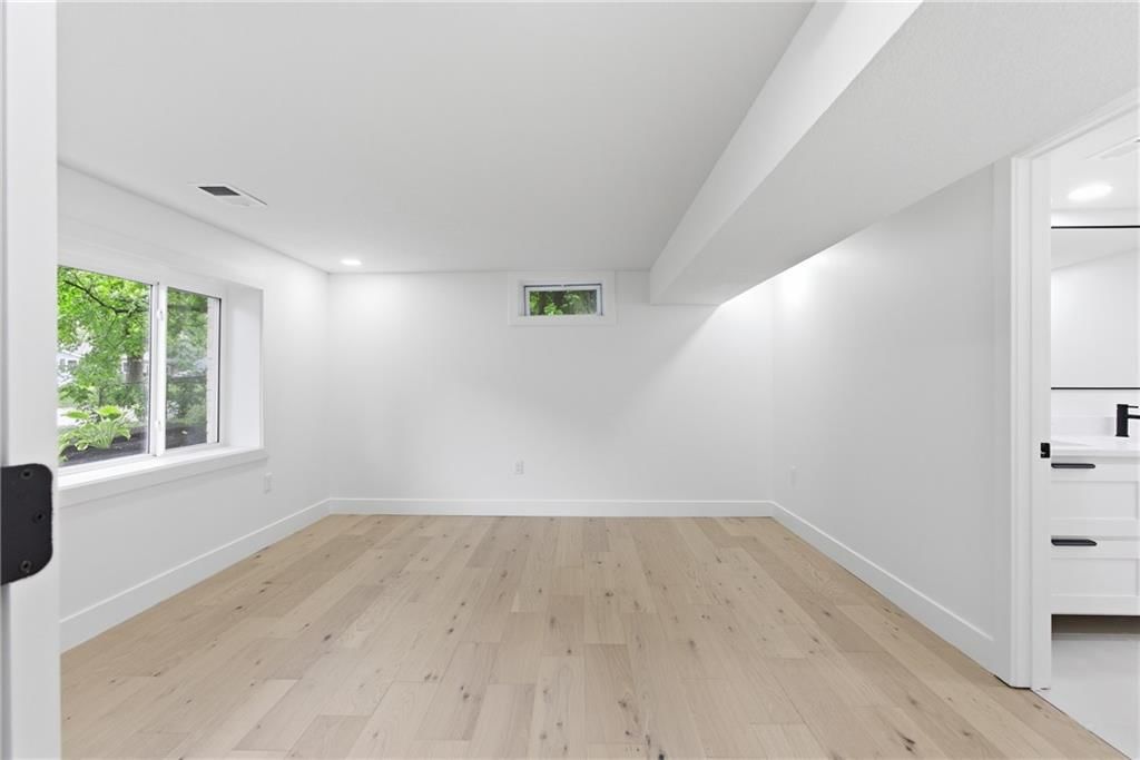1833 N 75th Drive — photo 7