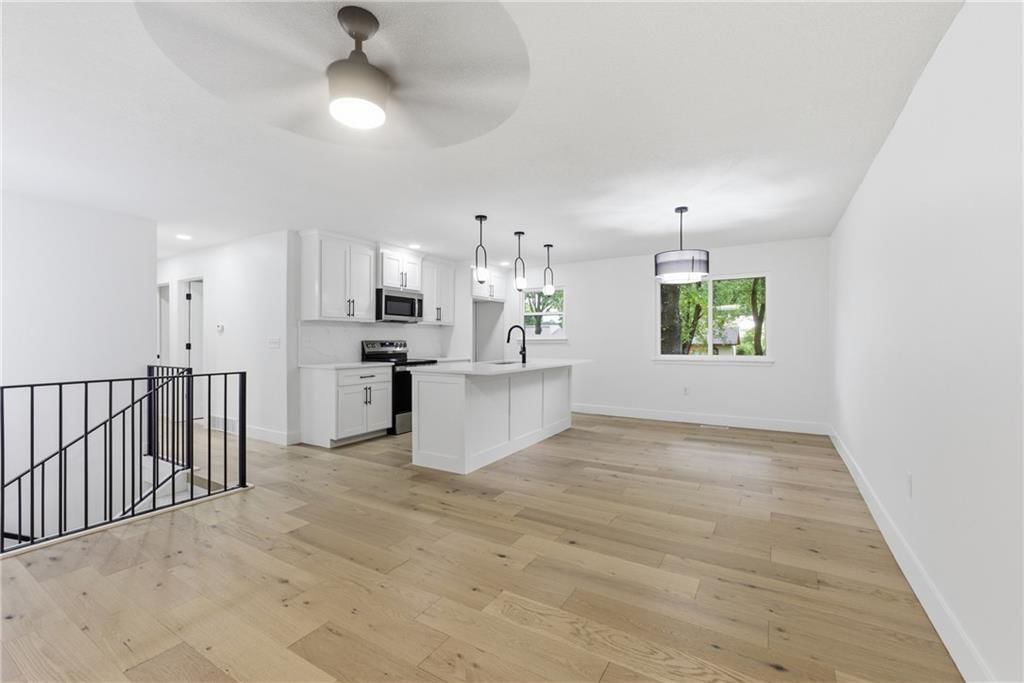 1833 N 75th Drive — photo 14