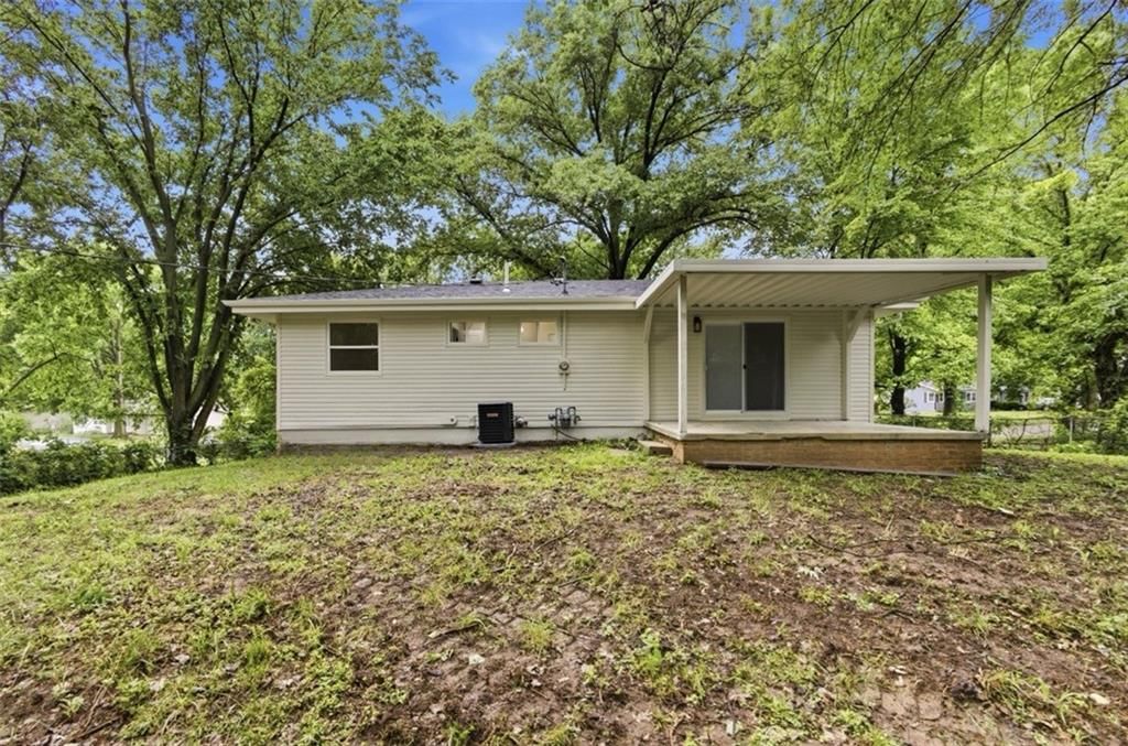 1833 N 75th Drive — photo 27