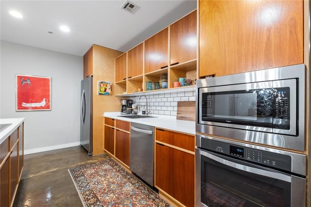 21 W 10th Street — photo 12
