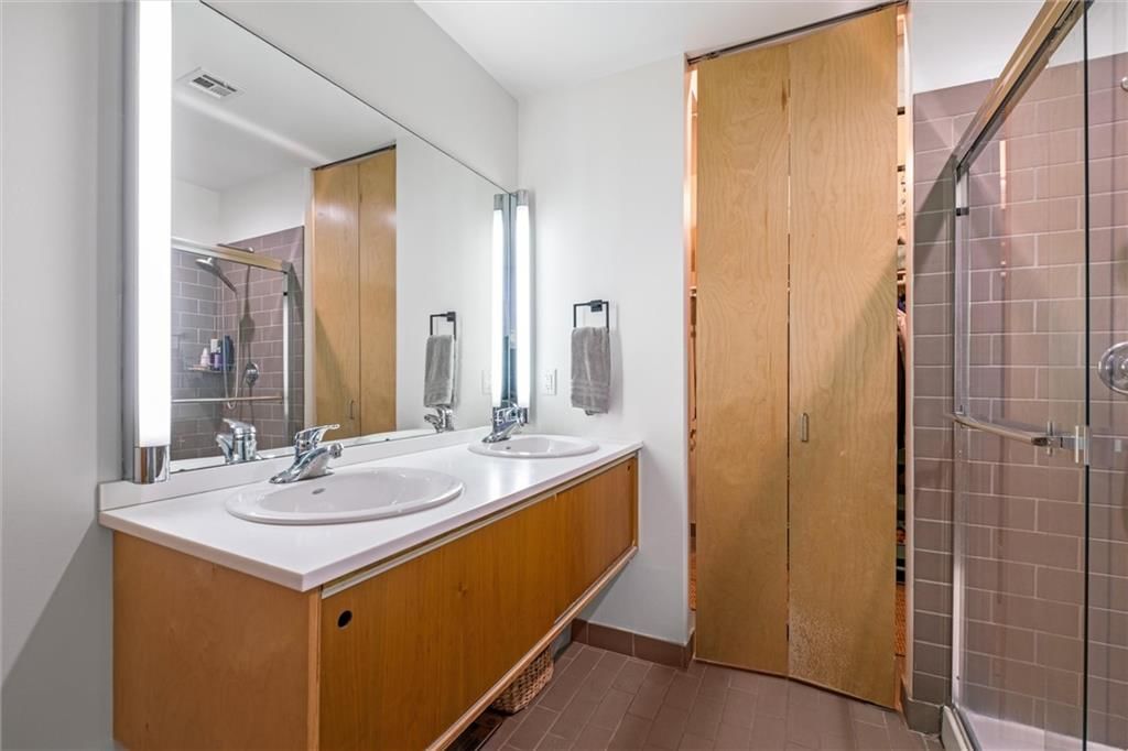 21 W 10th Street — photo 17