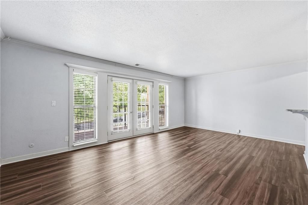 4727 Jarboe Street — photo 2