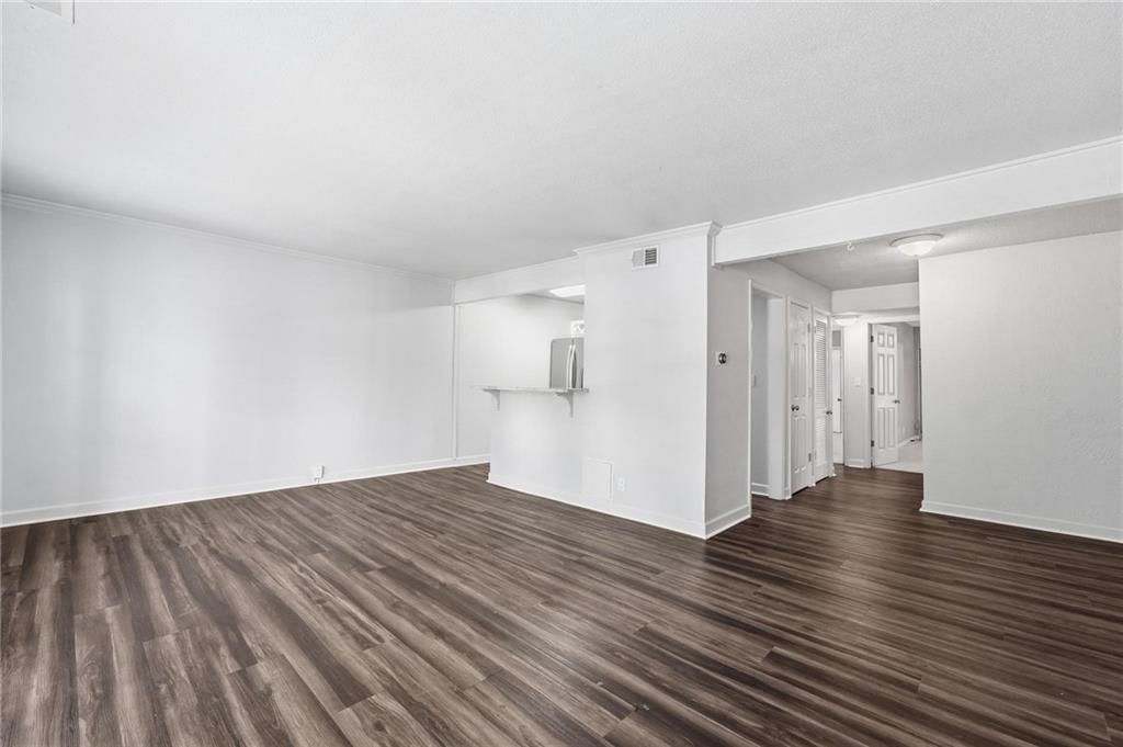 4727 Jarboe Street — photo 3
