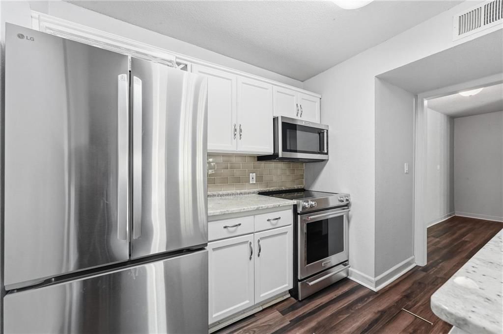 4727 Jarboe Street — photo 10