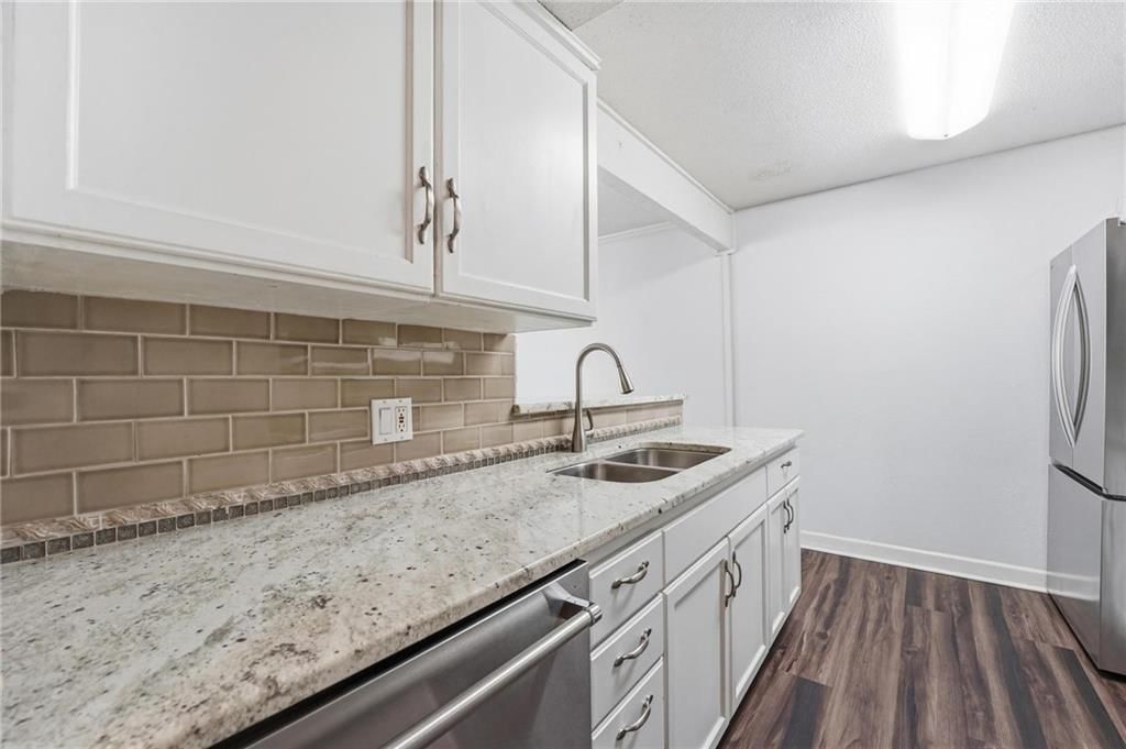 4727 Jarboe Street — photo 13