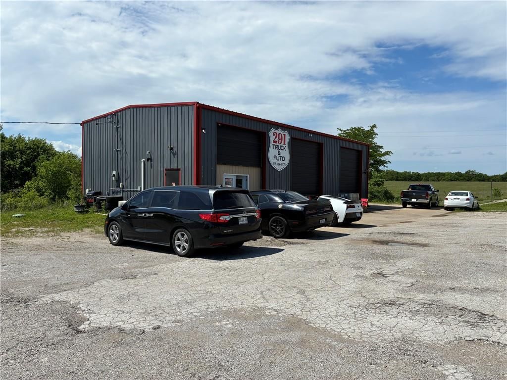 2704 N State Route 291 Highway — photo 2