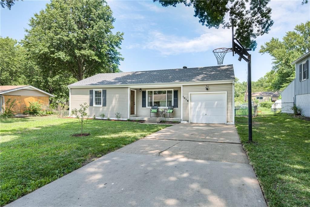 1016 E ELM Street — photo 3