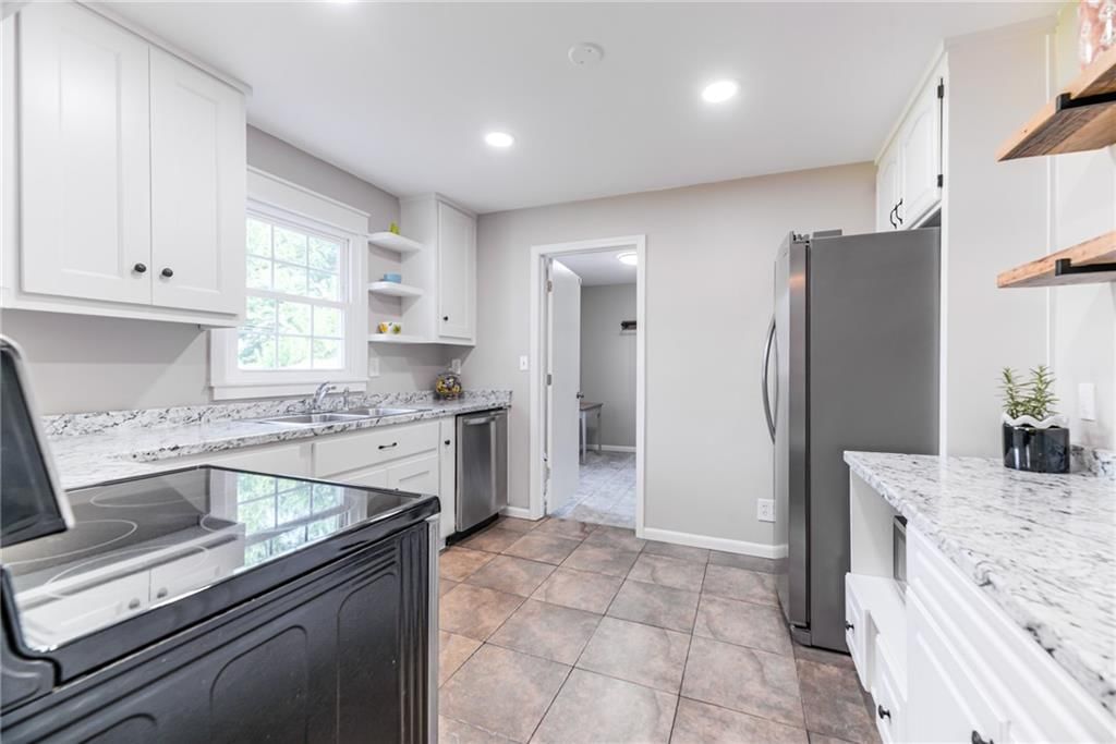 1016 E ELM Street — photo 9