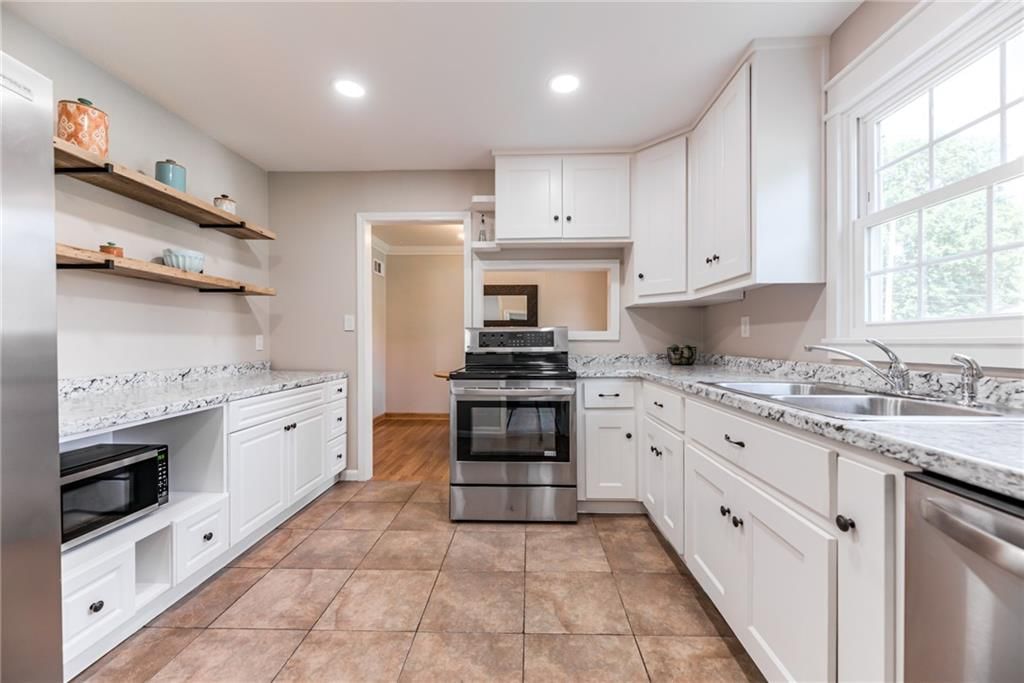 1016 E ELM Street — photo 10