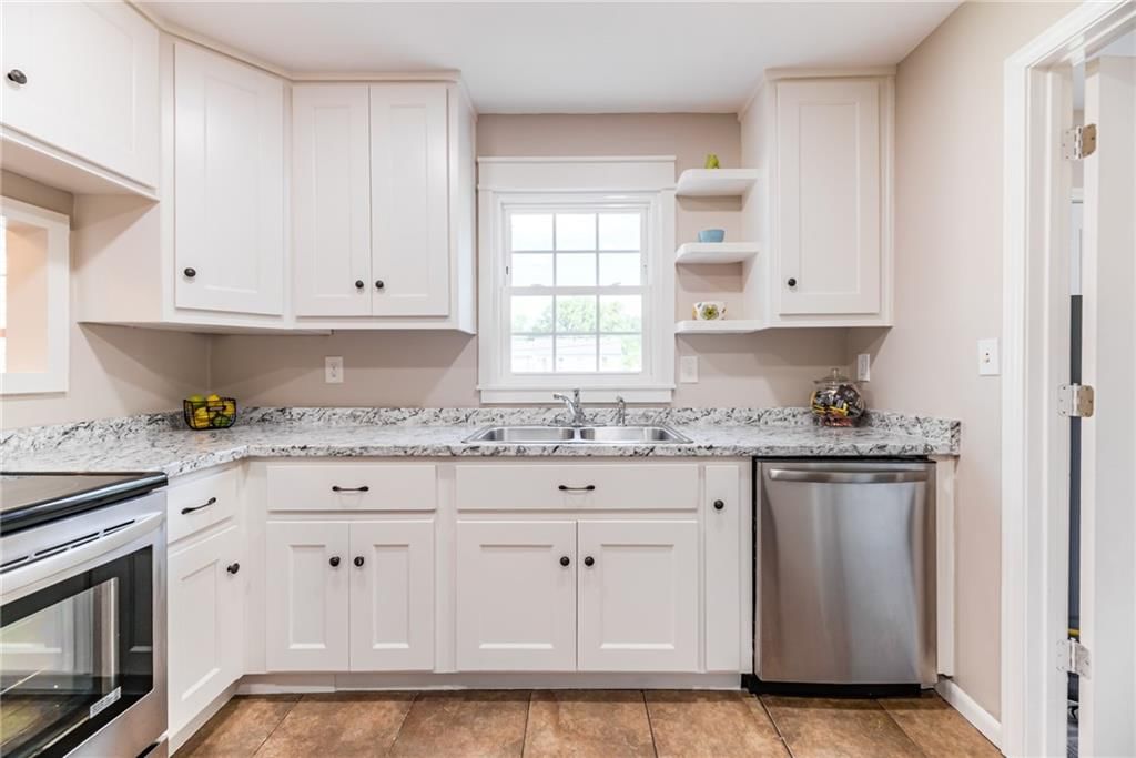 1016 E ELM Street — photo 12
