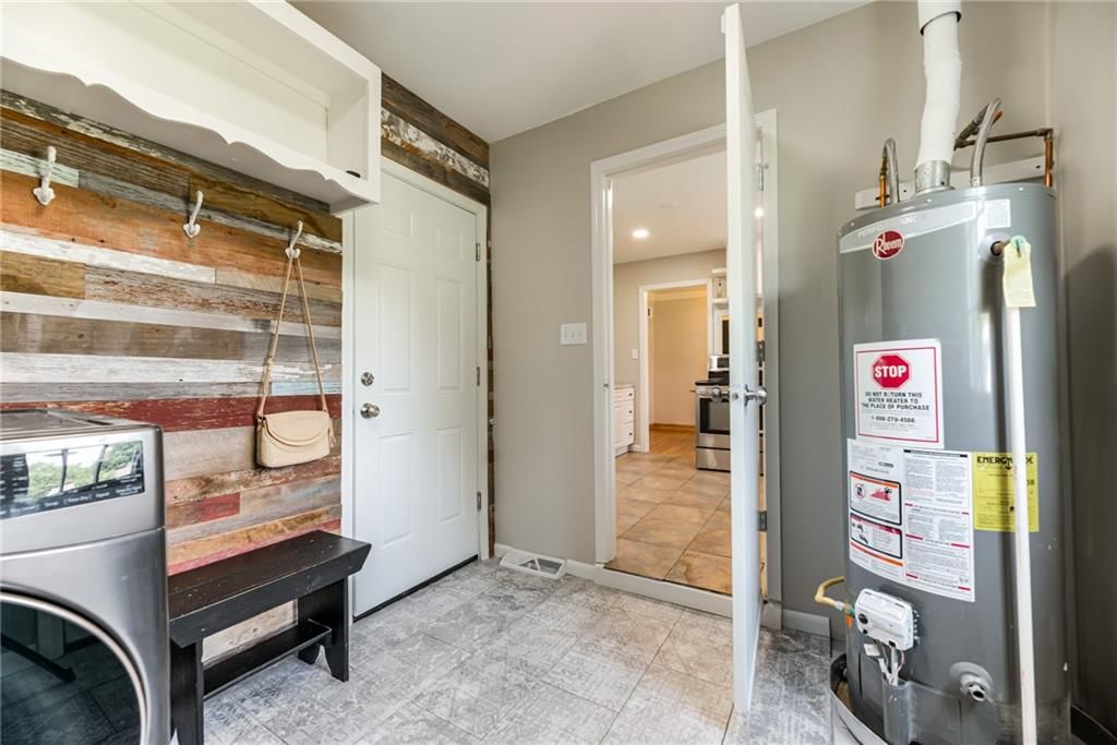 1016 E ELM Street — photo 14