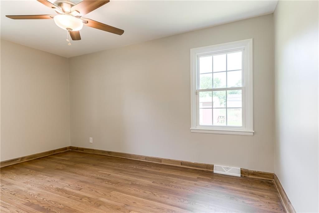 1016 E ELM Street — photo 15