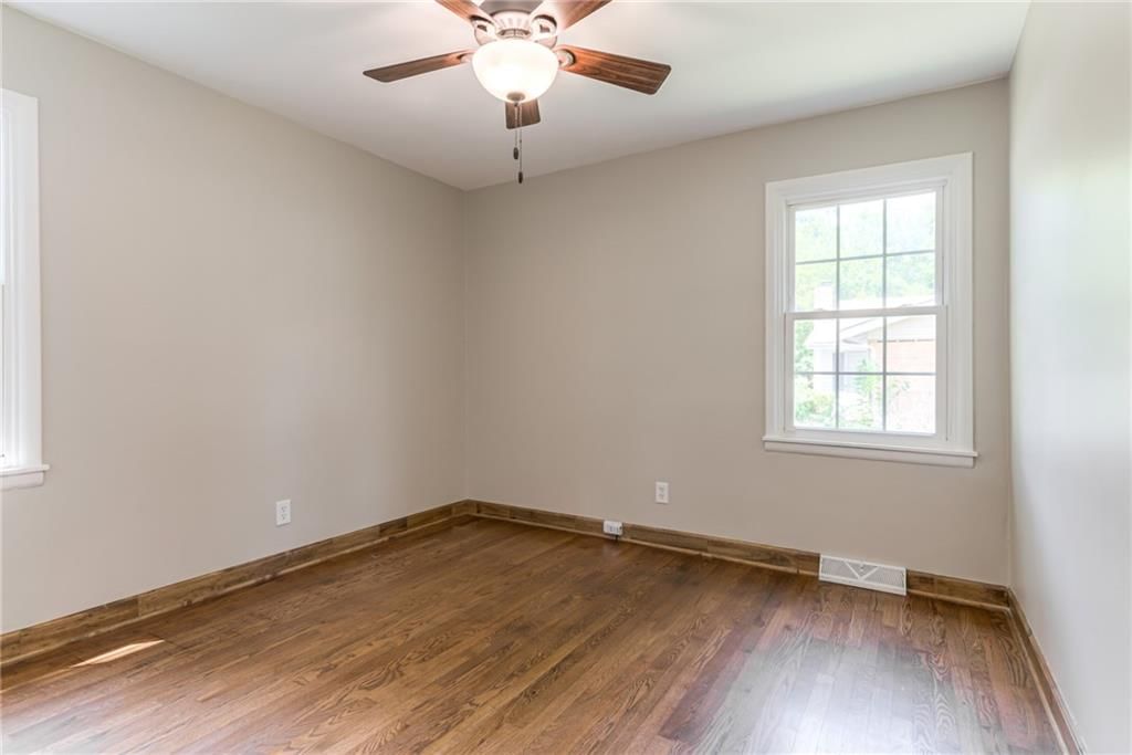 1016 E ELM Street — photo 20