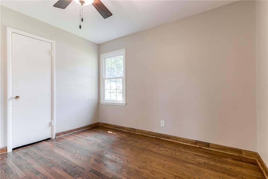 1016 E ELM Street — photo 22