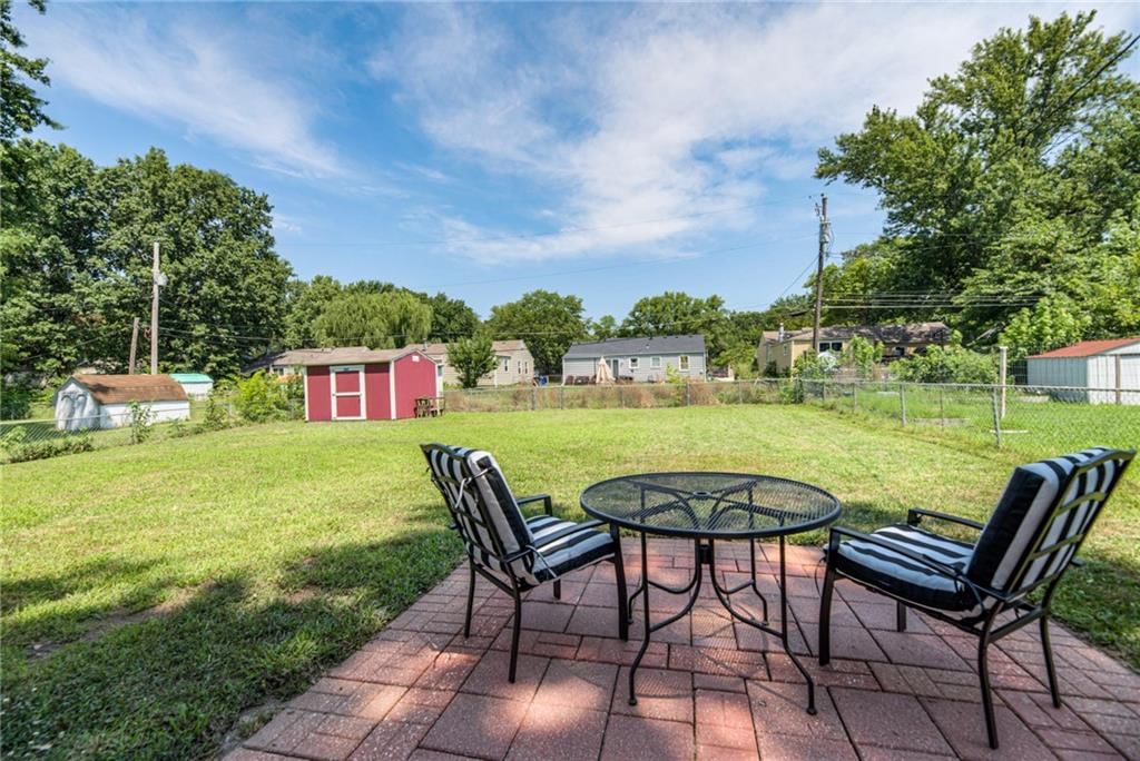 1016 E ELM Street — photo 26