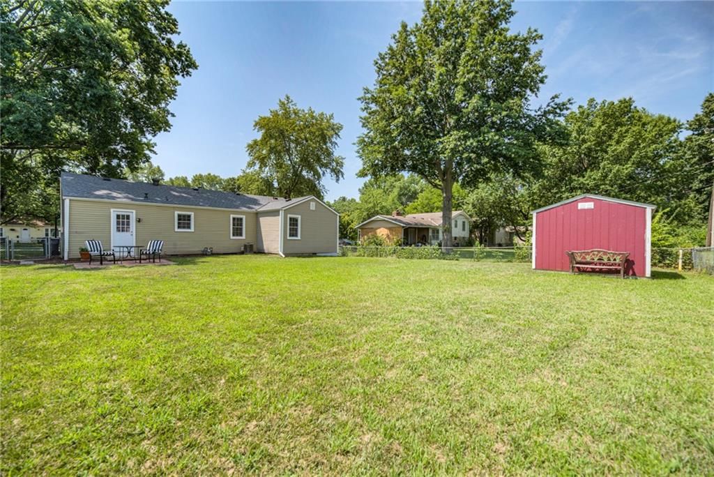 1016 E ELM Street — photo 27