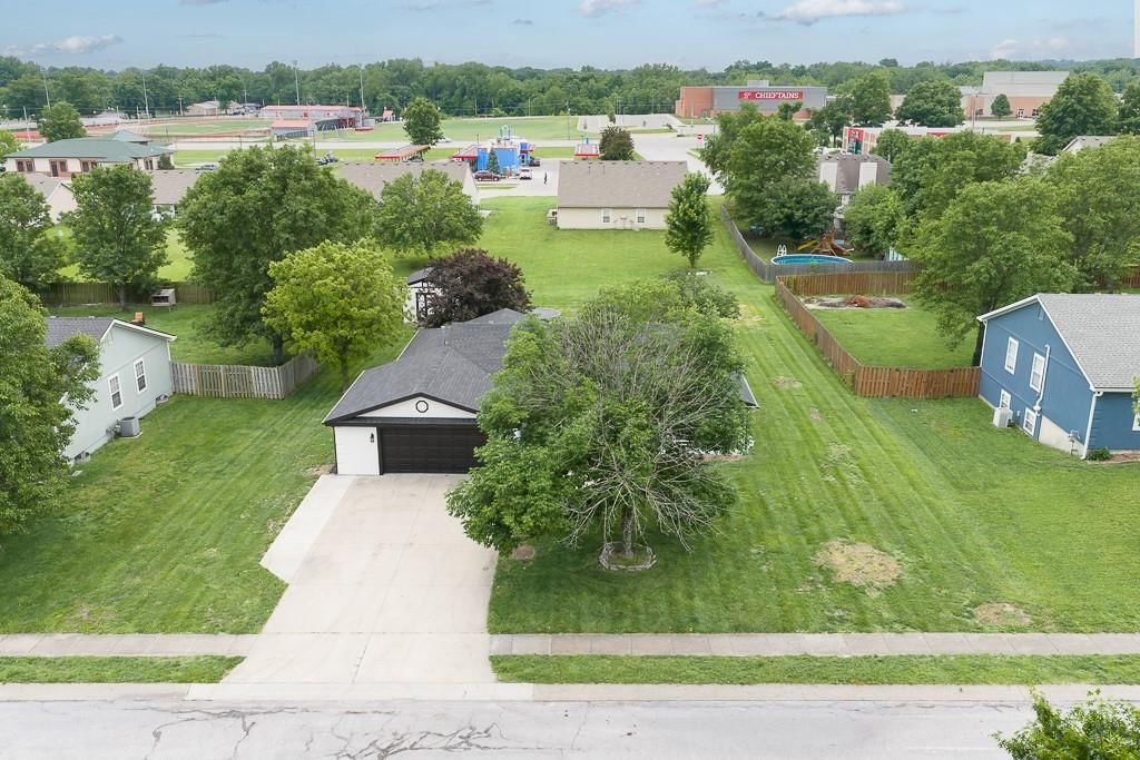 614 Myers Drive — photo 3