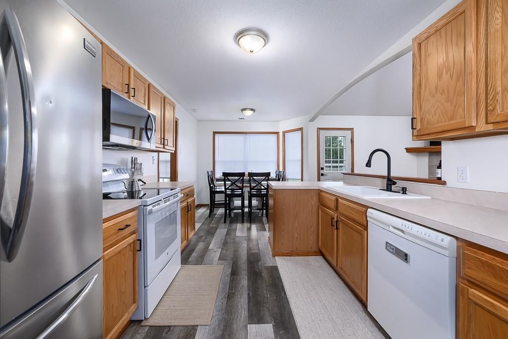 614 Myers Drive — photo 9