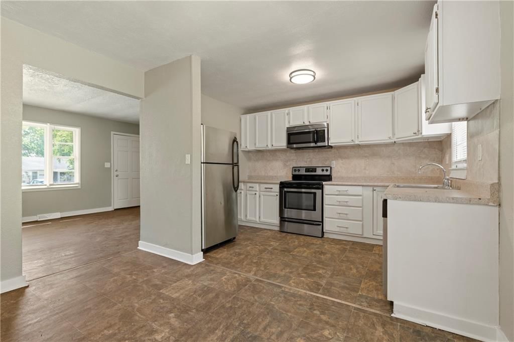 9714 DONNELLY Avenue — photo 10