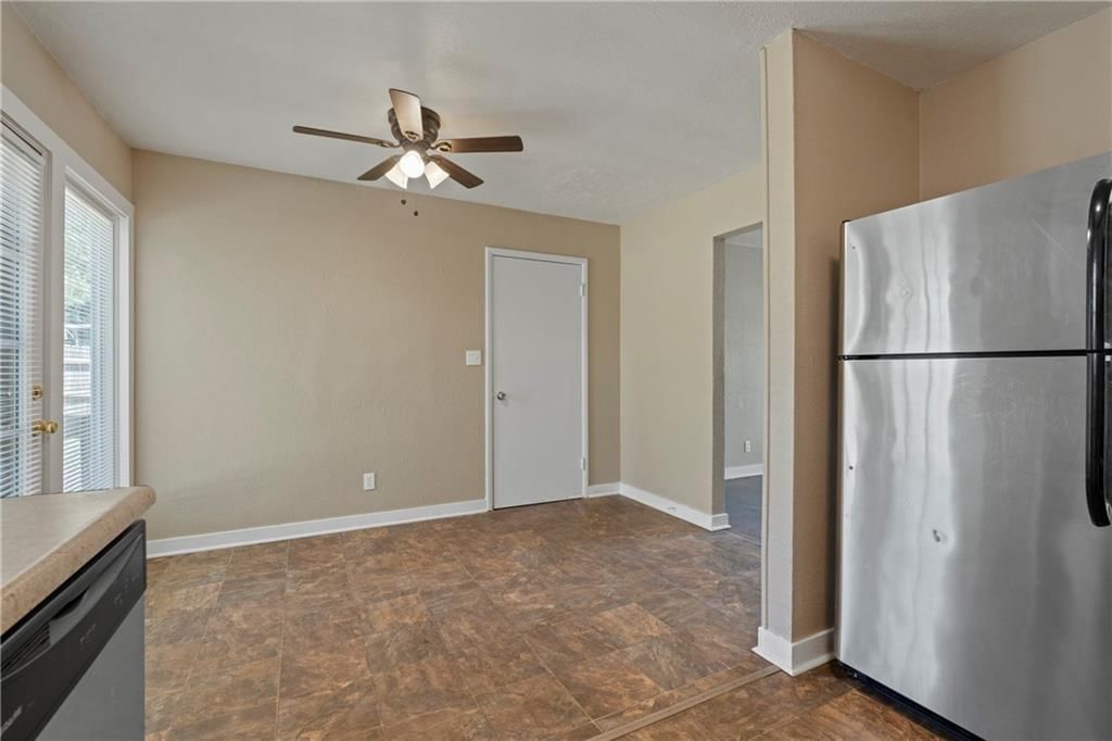 9714 DONNELLY Avenue — photo 14