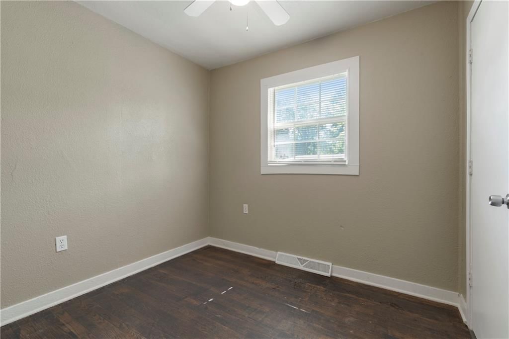 9714 DONNELLY Avenue — photo 15