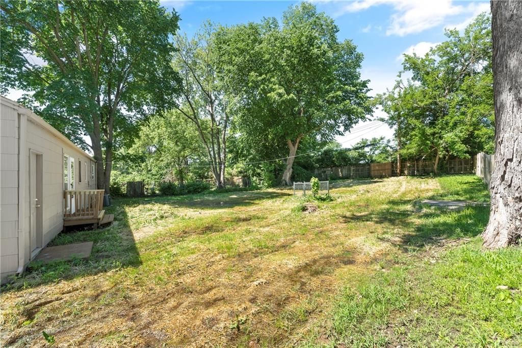 9714 DONNELLY Avenue — photo 25