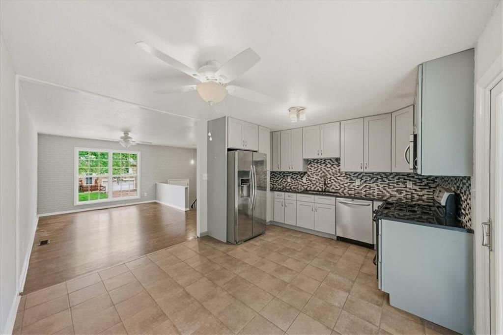 19219 E 6th  Street N N/A — photo 5