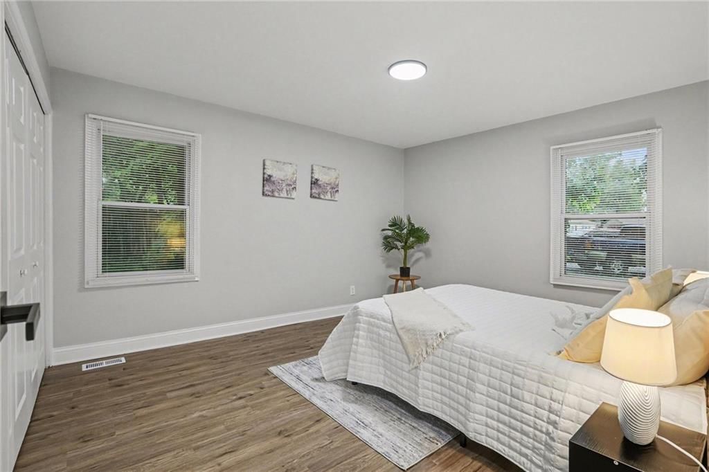 15407 White Avenue — photo 17