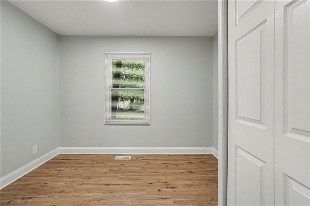 15407 White Avenue — photo 19