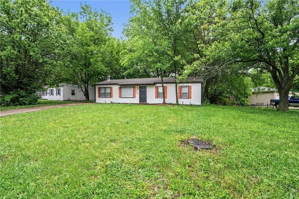 15407 White Avenue — photo 23