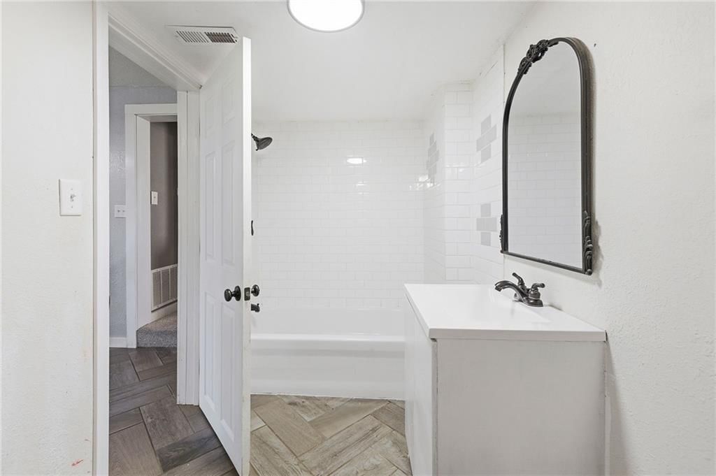 601 Main Street — photo 10