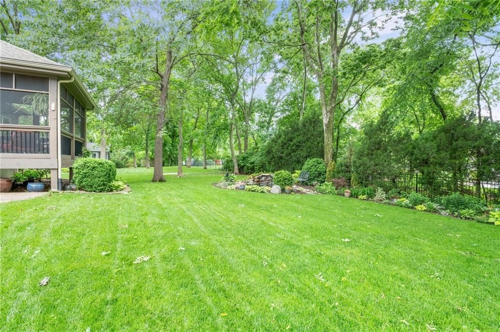 6816 Longview Street — photo 8