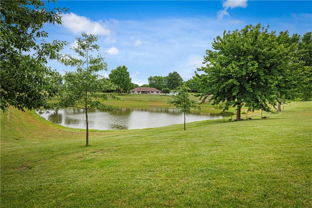 17323 Landmark Drive — photo 2