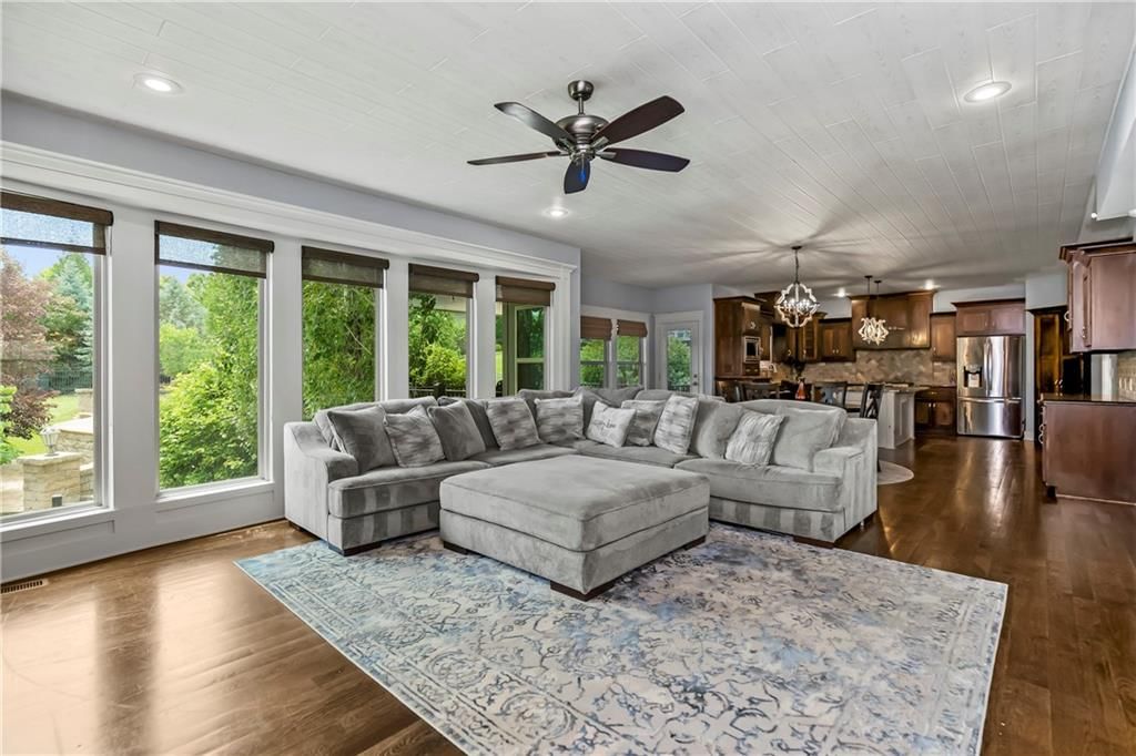 4527 Verona Drive NW — photo 6
