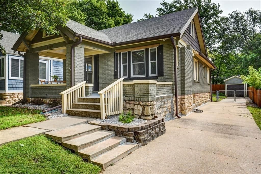 6019 Holmes Street — photo 2