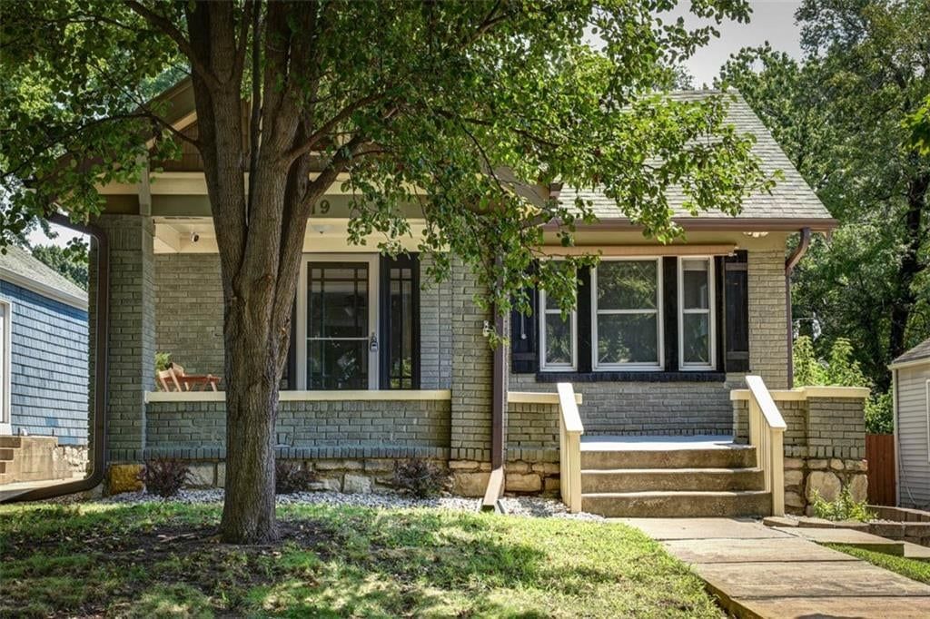 6019 Holmes Street — photo 3