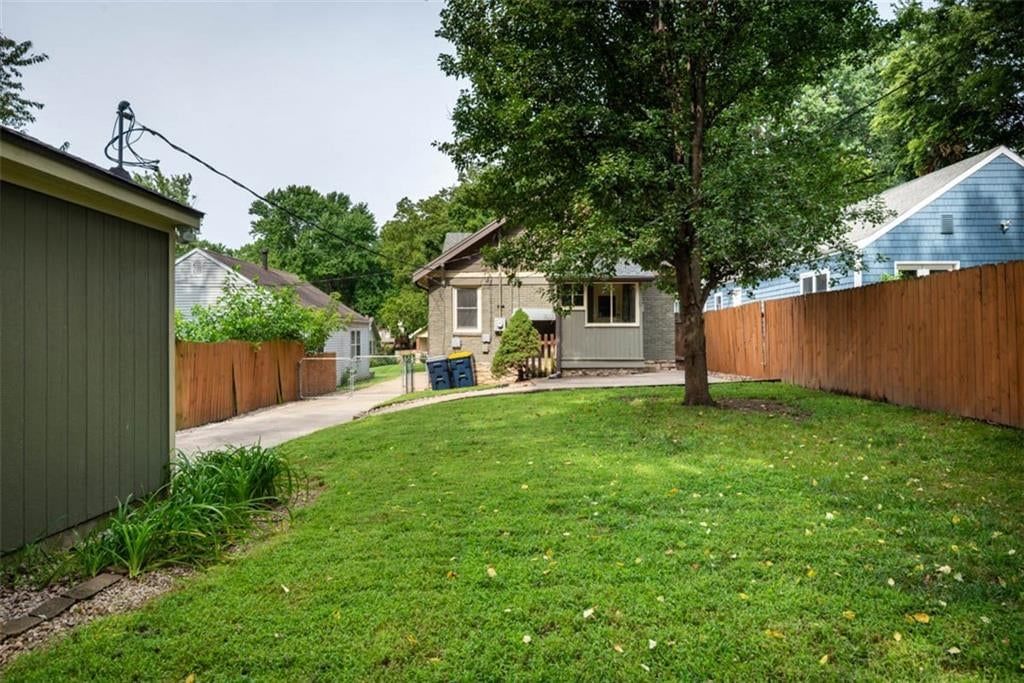 6019 Holmes Street — photo 50