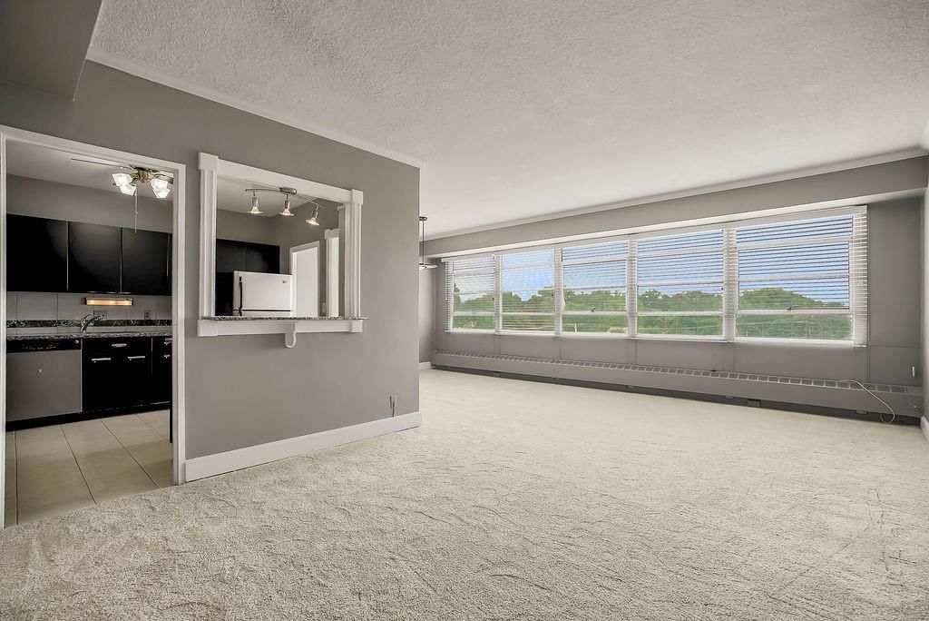 333 W Meyer Boulevard — photo 2