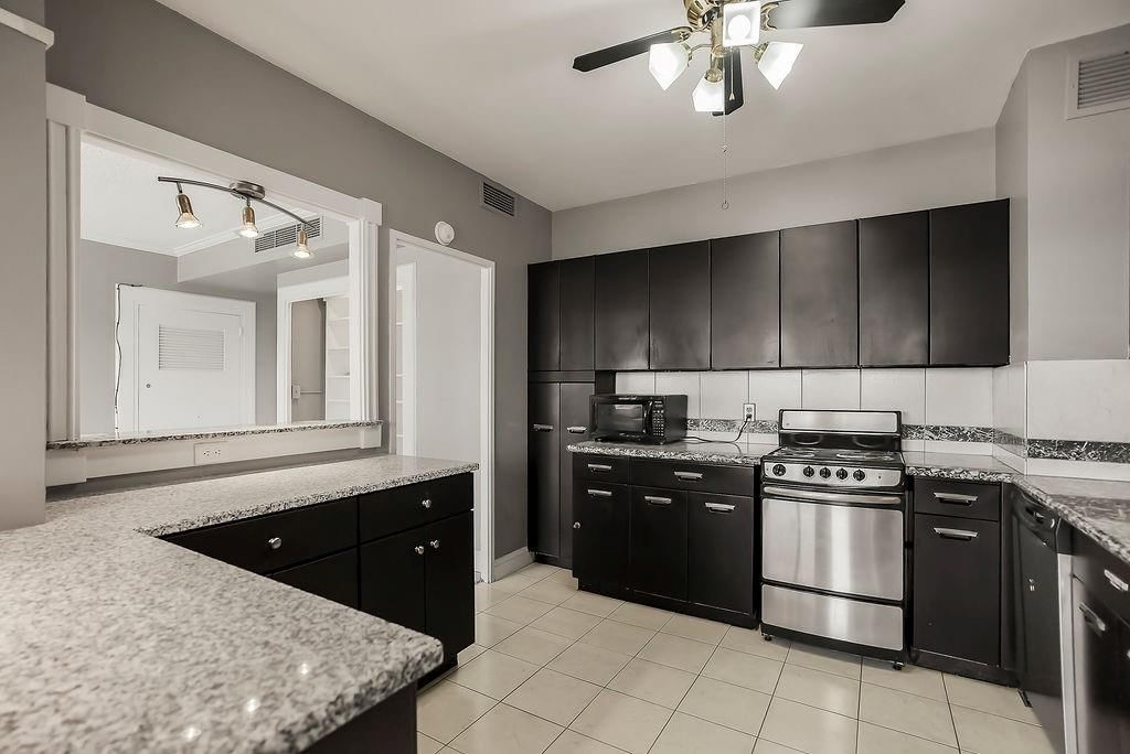 333 W Meyer Boulevard — photo 6