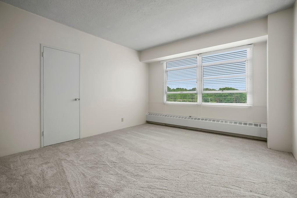 333 W Meyer Boulevard — photo 14