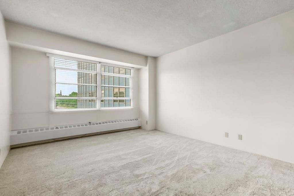 333 W Meyer Boulevard — photo 15