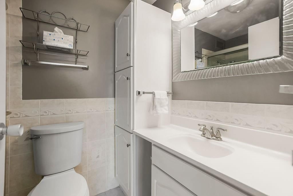 333 W Meyer Boulevard — photo 16
