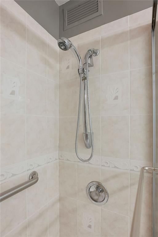 333 W Meyer Boulevard — photo 17