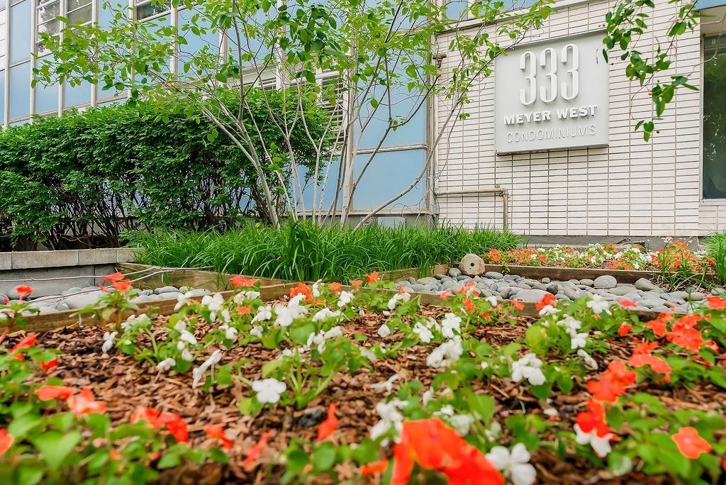333 W Meyer Boulevard — photo 21
