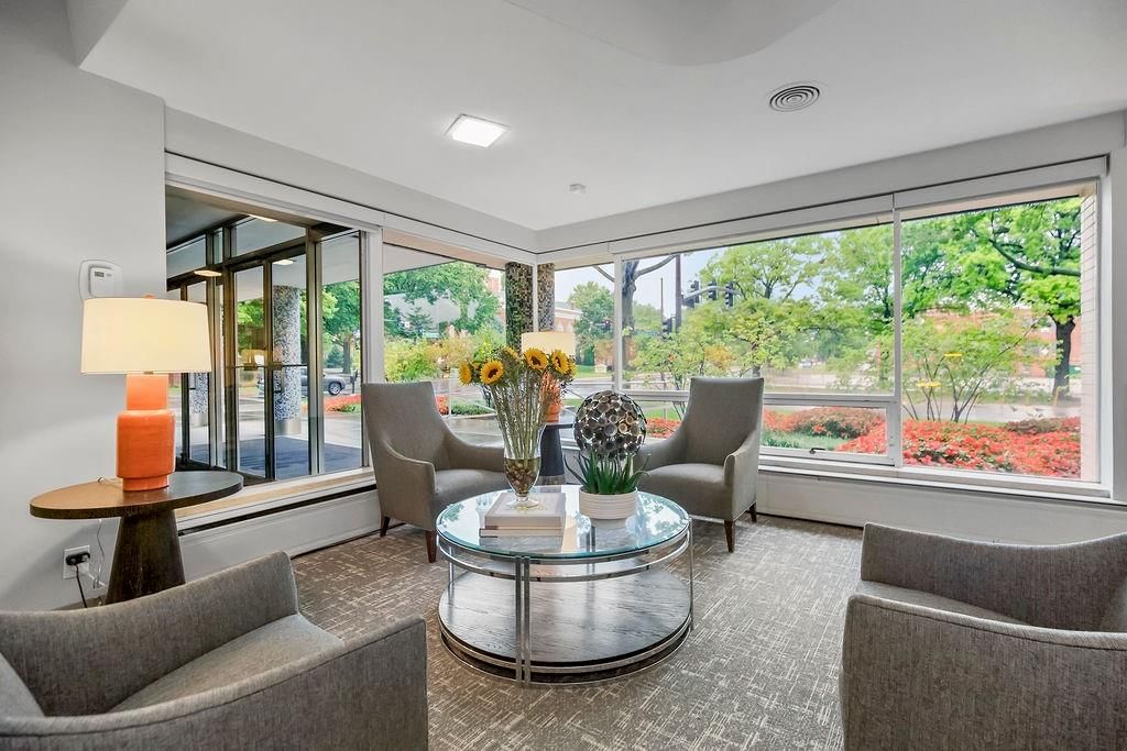 333 W Meyer Boulevard — photo 22