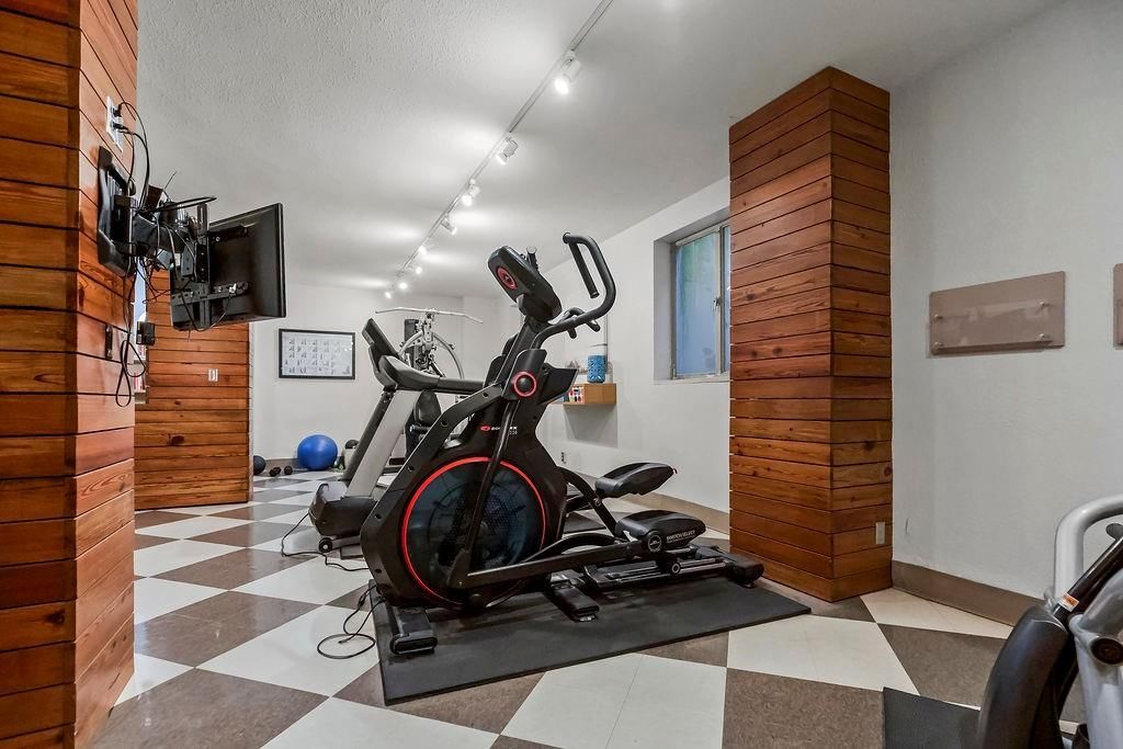 333 W Meyer Boulevard — photo 24