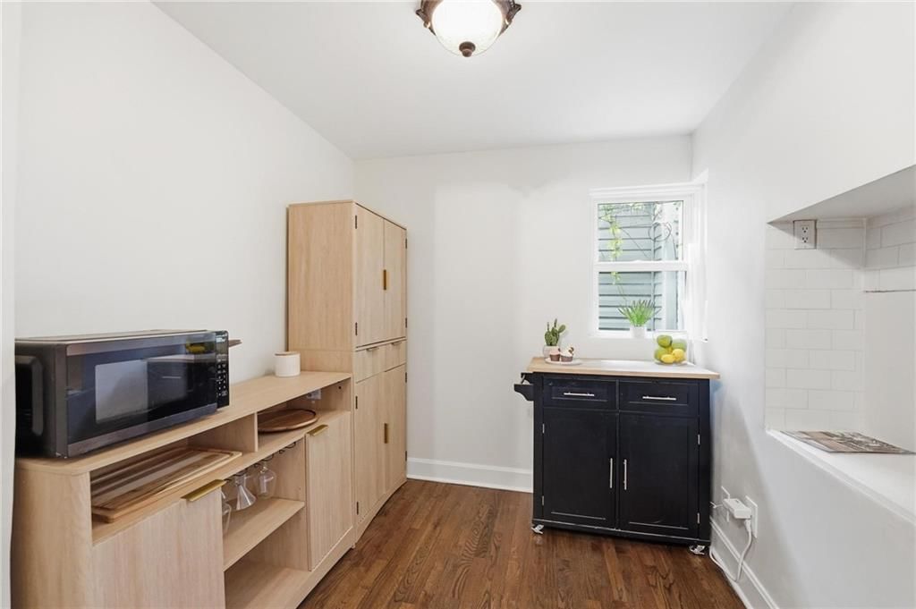 1643 Jefferson Street — photo 15