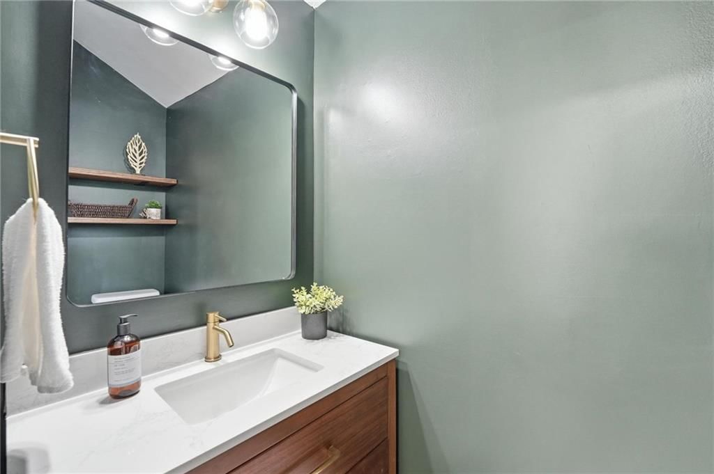 1643 Jefferson Street — photo 25