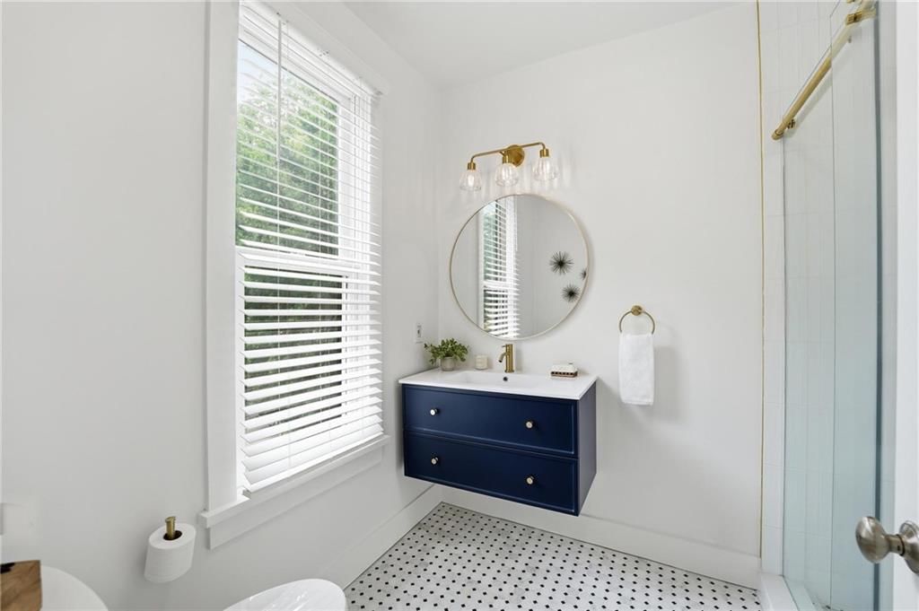1643 Jefferson Street — photo 34